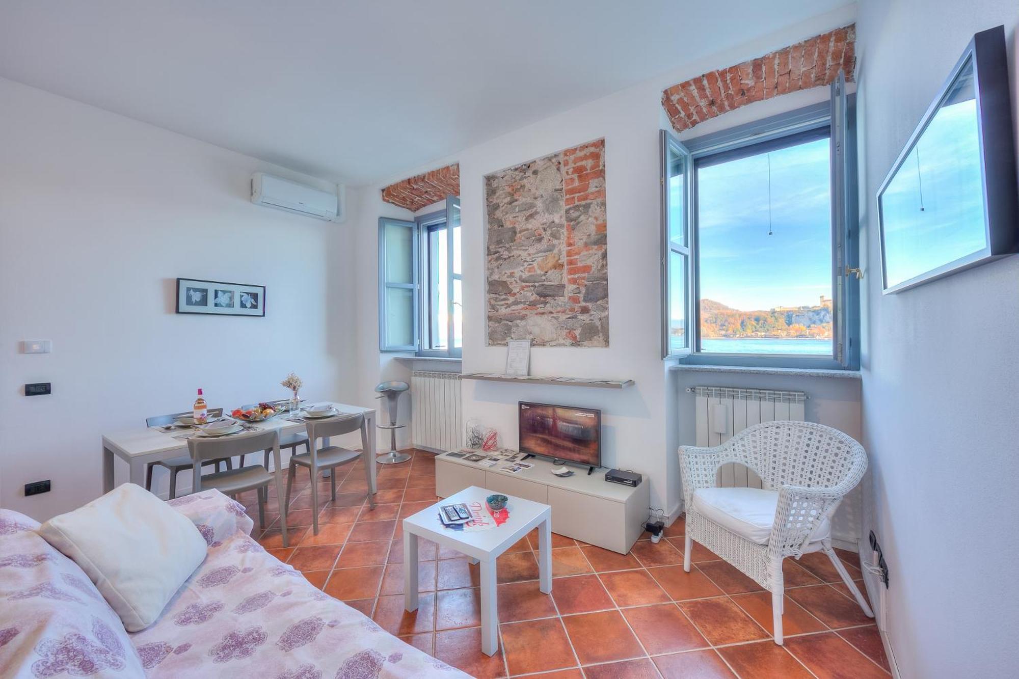 - Happy Appartement Arona